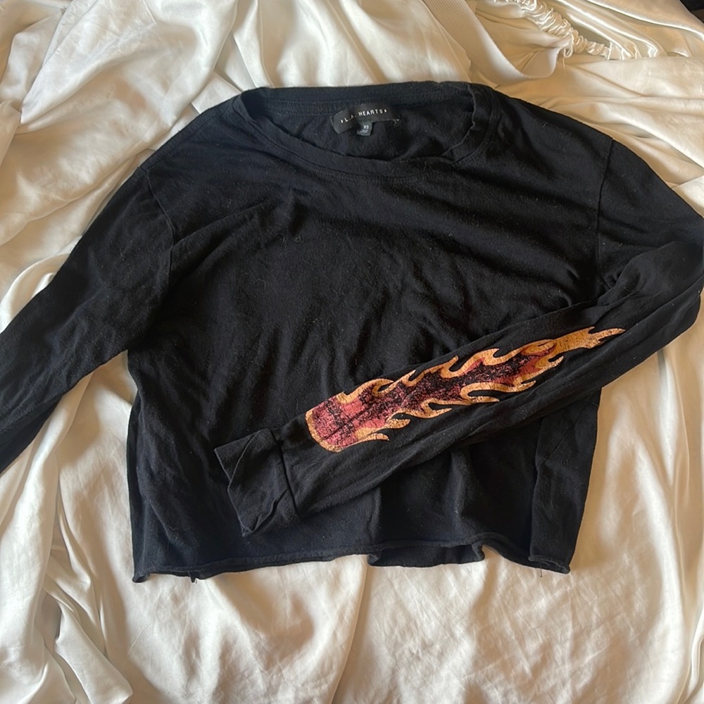 Black long sleeve crop top